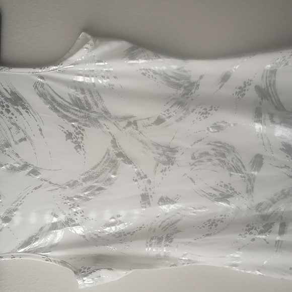 Dots Shell Top - Picture 6 of 8